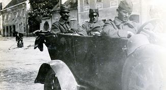 fotografija komandanta Labotskega odreda general Rudolf Maister in njegov načelnik štaba kapetan Fran Mulaček