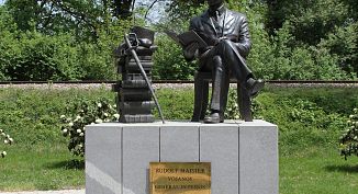 spomenik Rudolfu Maistru