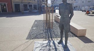 spomenik Rudolfu Maistru