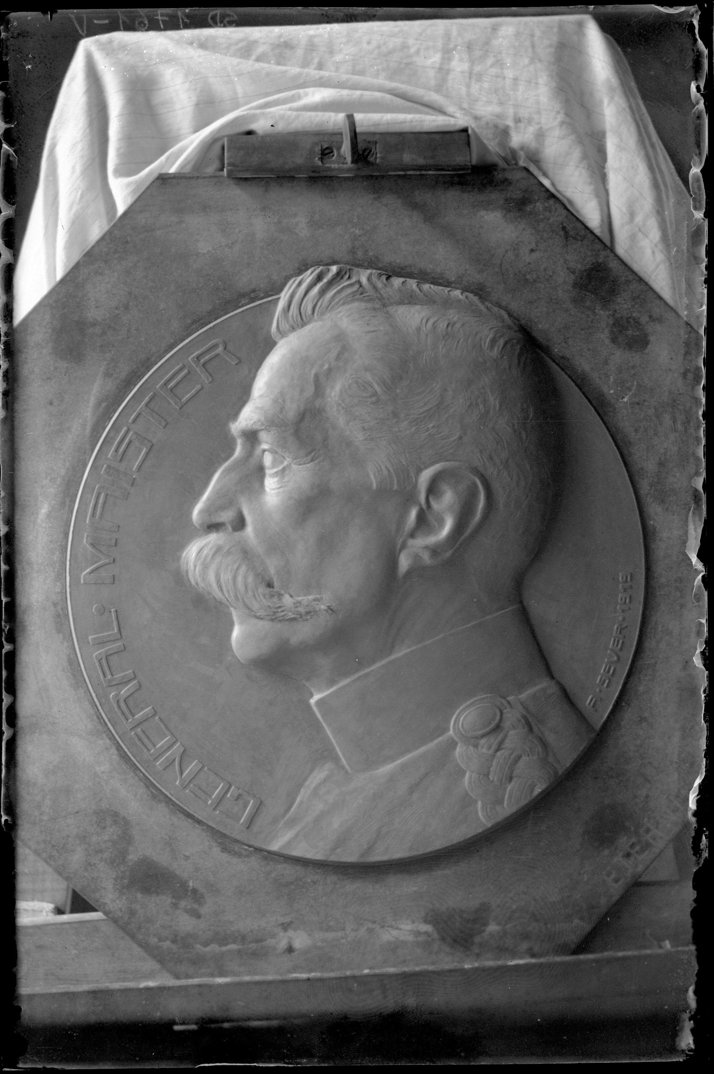 Fotografija osnutka medaljona