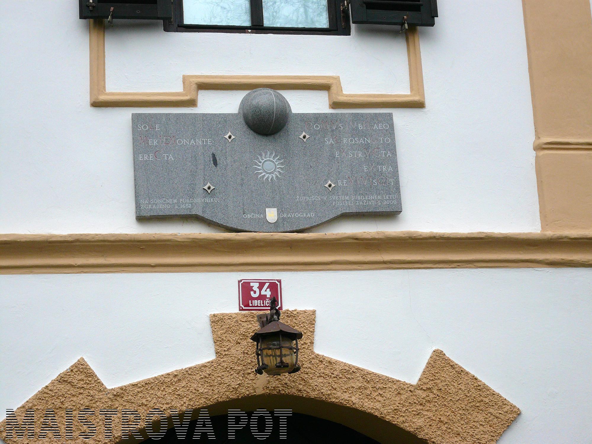 Simbol meridiana na župnišču v Libeličah